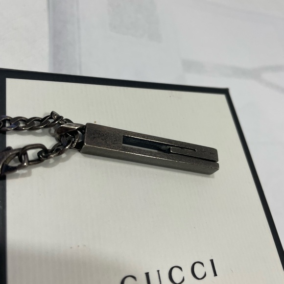 Authentic GUCCI sterling G necklace with box, duster and certificate - Picture 4 of 8